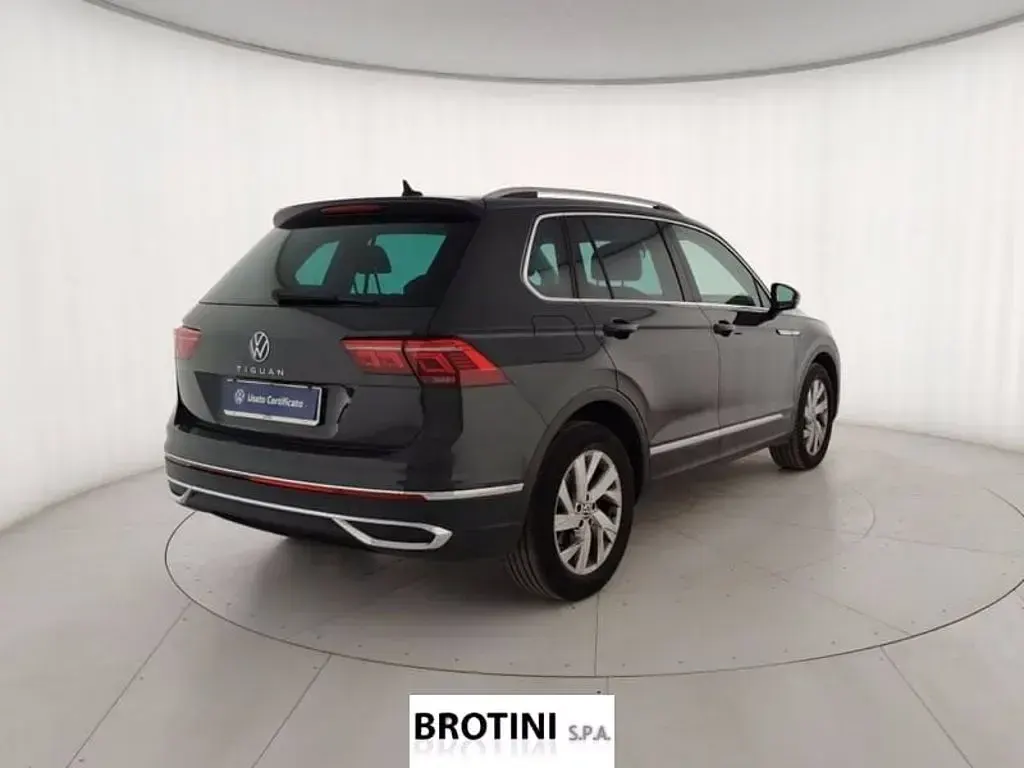 Usata VW Tiguan Elegance 150 CV (110 kW) 2023 Grigio SUV