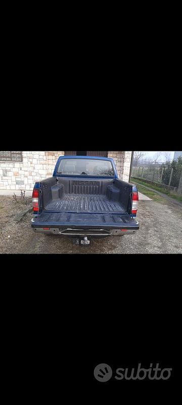 Usata Nissan Navara 190 CV (139 kW) 2002 Blu Pick-up