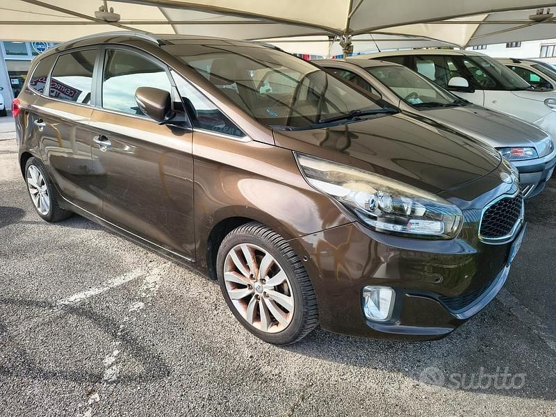 Usata Kia Carens 135 CV (99 kW) 2013 Marrone Monovolume