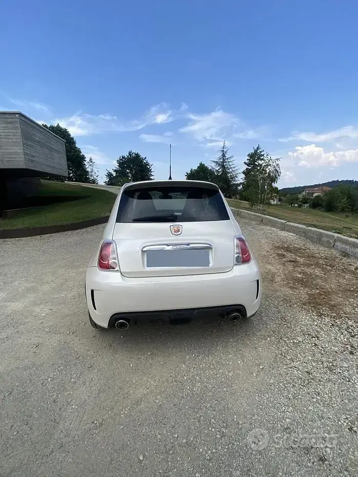 Usata Abarth 500 135 CV (99 kW) 2009 Bianco Utilitaria
