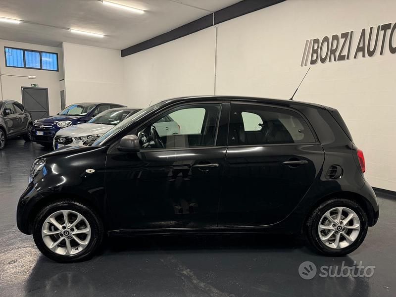 Usata Smart ForFour 71 CV (52 kW) 2018 Nero Utilitaria