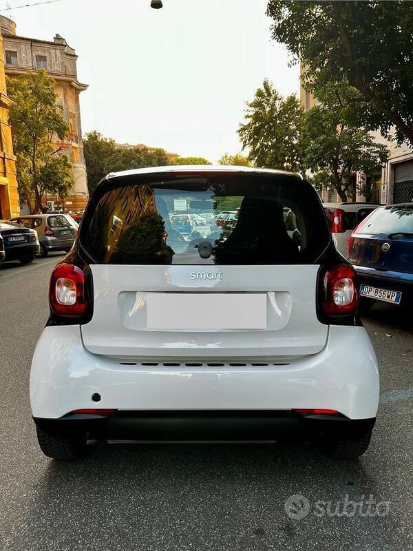 Usata Smart ForTwo Coupé 61 CV (44 kW) 2017 Utilitaria