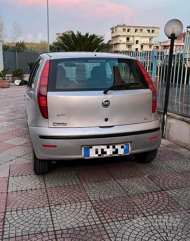 Usata Fiat Punto 75 CV (55 kW) 2007 Grigio Utilitaria
