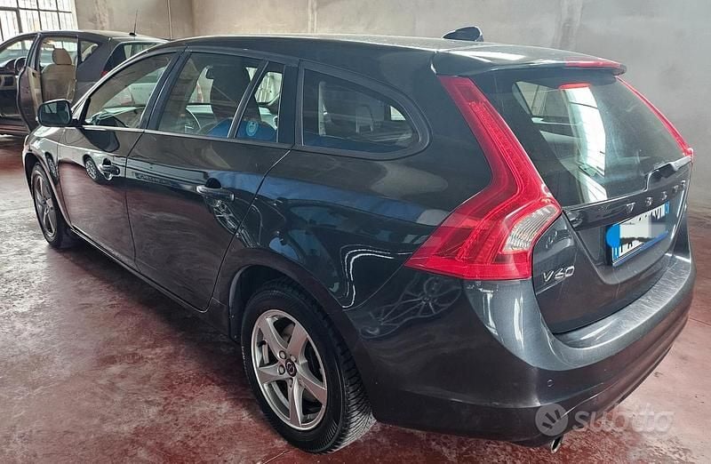 Usata Volvo V60 Kinetic 115 CV (84 kW) 2015 Grigio Station wagon