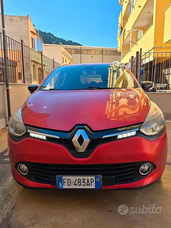 Usata Renault Clio GrandTour 90 CV (66 kW) 2016 Rosso Station wagon