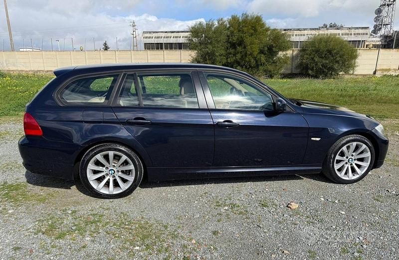 Usata BMW 320 176 CV (129 kW) 2010 Blu Station wagon