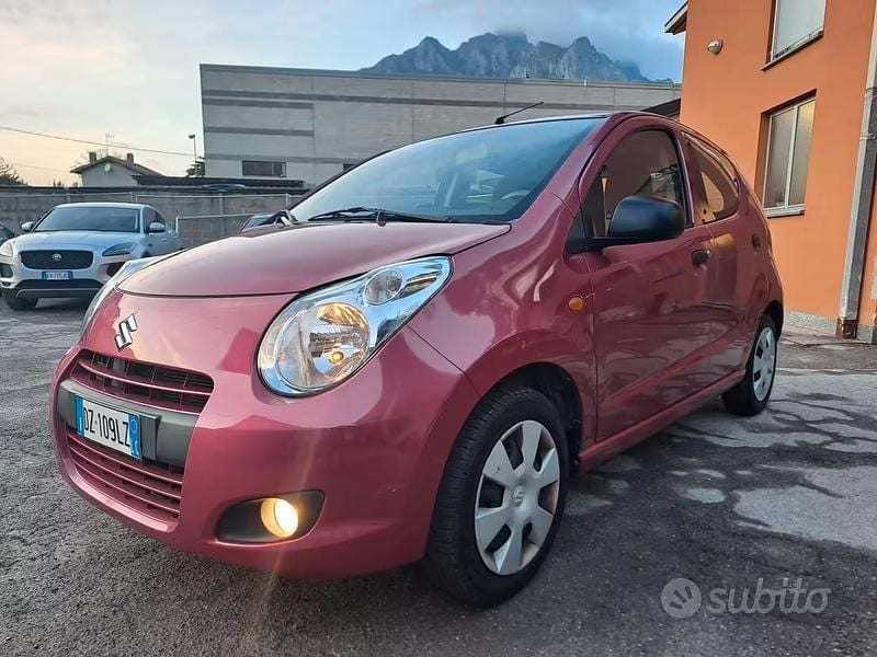 Usata Suzuki Alto 68 CV (50 kW) 2010 Rosso Utilitaria