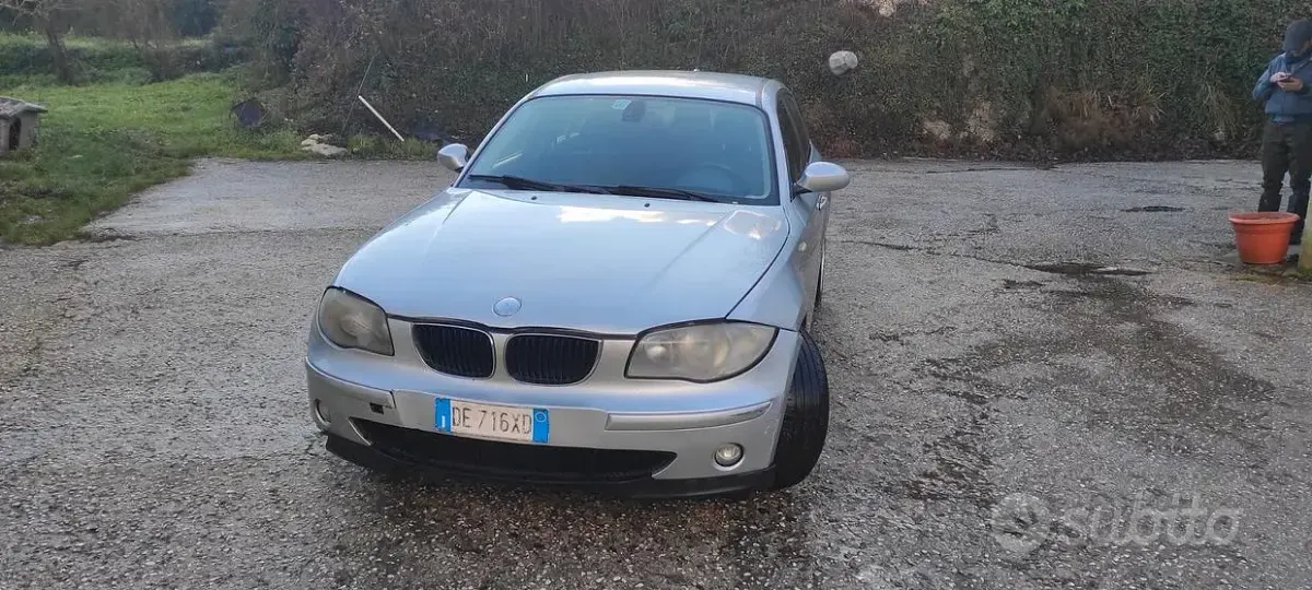 Usata BMW 118 122 CV (89 kW) 2005 Grigio Utilitaria