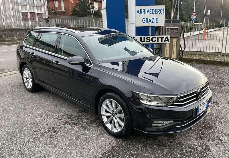 Usata VW Passat Business 122 CV (89 kW) 2021 Nero Station wagon