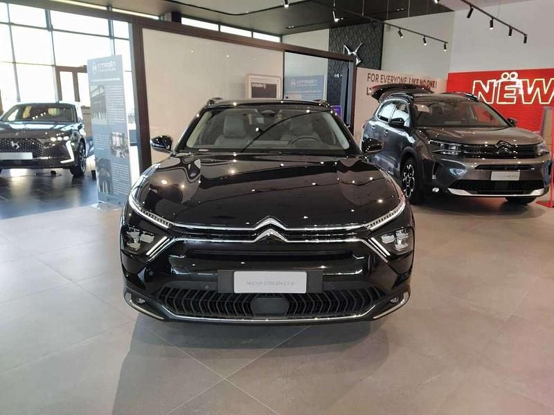 Usata Citroën C5 X Shine 150 CV (110 kW) 2024 Pearl black Station wagon