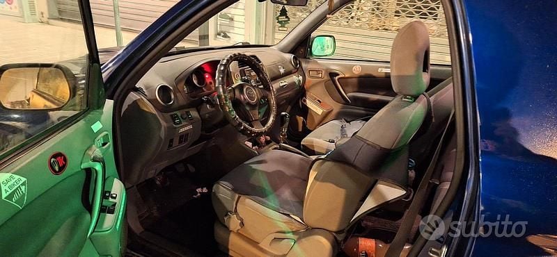Usata Toyota RAV4 128 CV (94 kW) 2002 Blu SUV