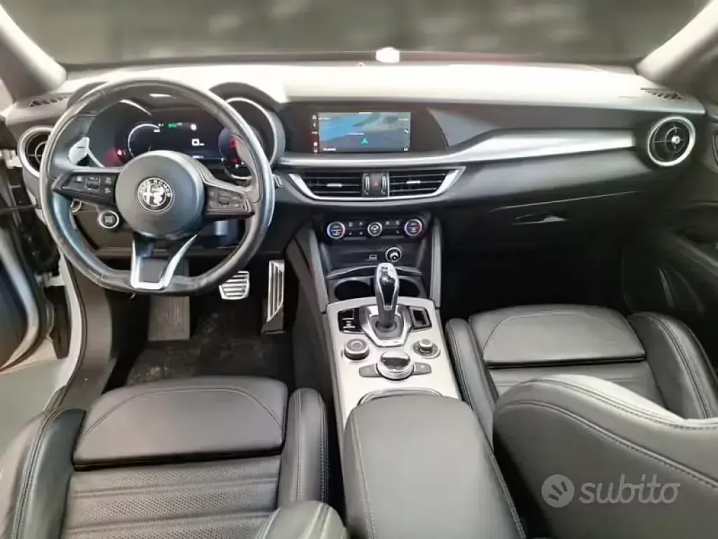Usata Alfa Romeo Stelvio Veloce 209 CV (153 kW) 2024 Grigio SUV