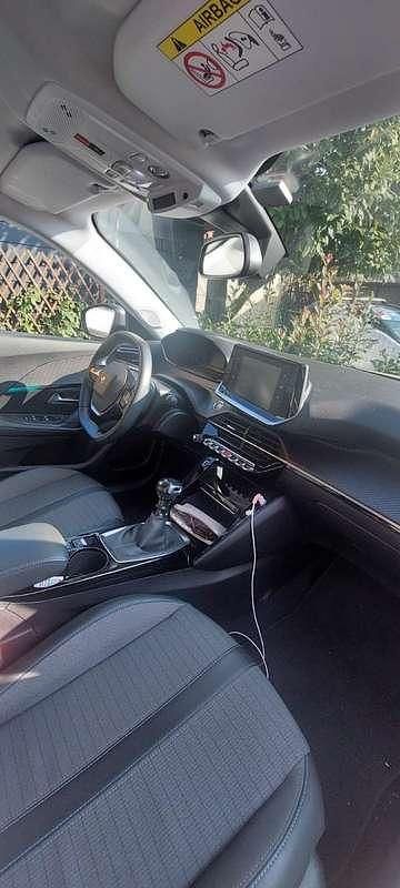 Usata Peugeot 2008 Allure 102 CV (75 kW) 2021 Argento SUV