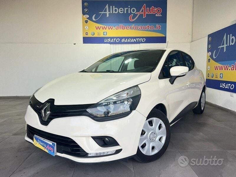 Beige Usata 2018 Renault Clio IV Intens Tre volumi | 7390 € (Ottimo prezzo) - Immagine 1/4