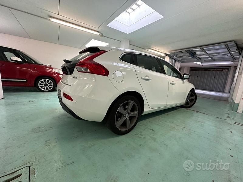 Usata Volvo V40 Summum 115 CV (84 kW) 2013 Bianco Station wagon