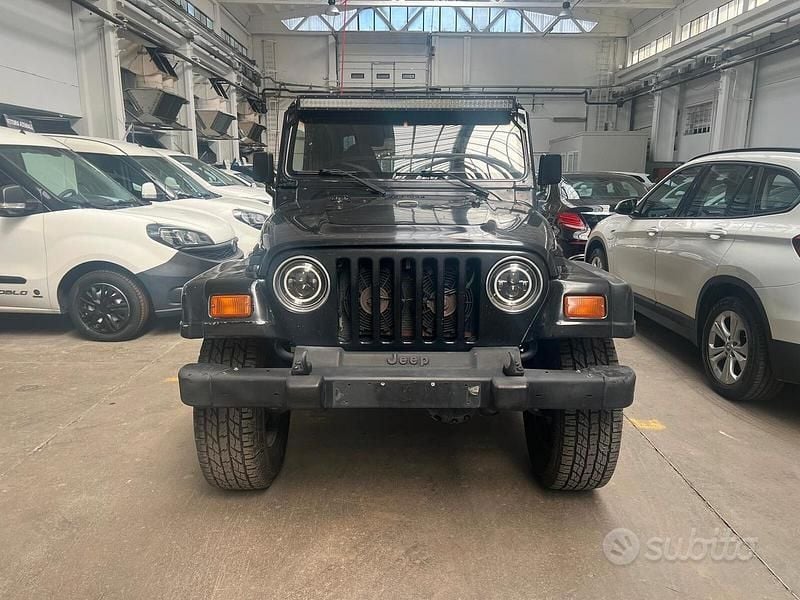 Usata Jeep Wrangler Sport 177 CV (130 kW) 1999 Nero SUV