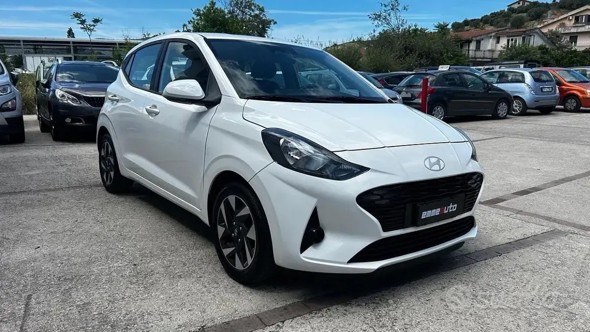 Usata Hyundai i10 Prime 67 CV (49 kW) 2023 Bianco Utilitaria