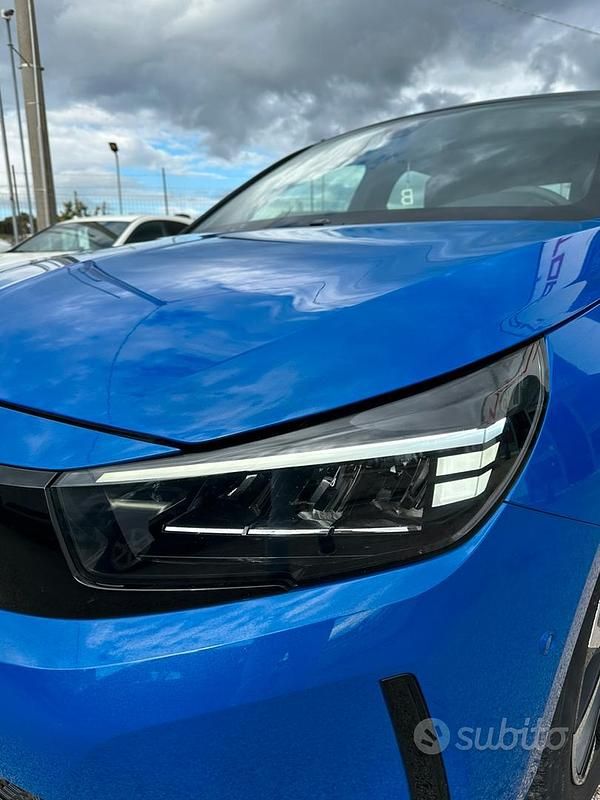 Usata Opel Corsa 100 CV (73 kW) 2024 Blu Utilitaria
