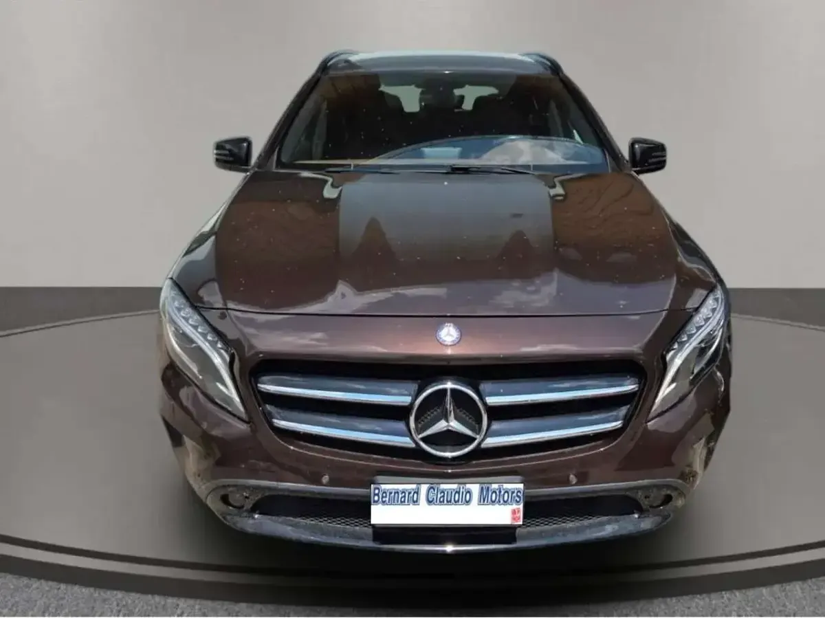 Usata Mercedes GLA200 136 CV (100 kW) 2015 Marrone SUV