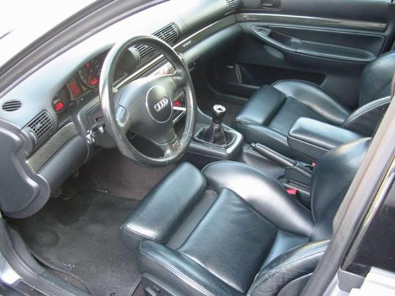 Usata Audi RS4 381 CV (280 kW) 2000 Grigio Station wagon