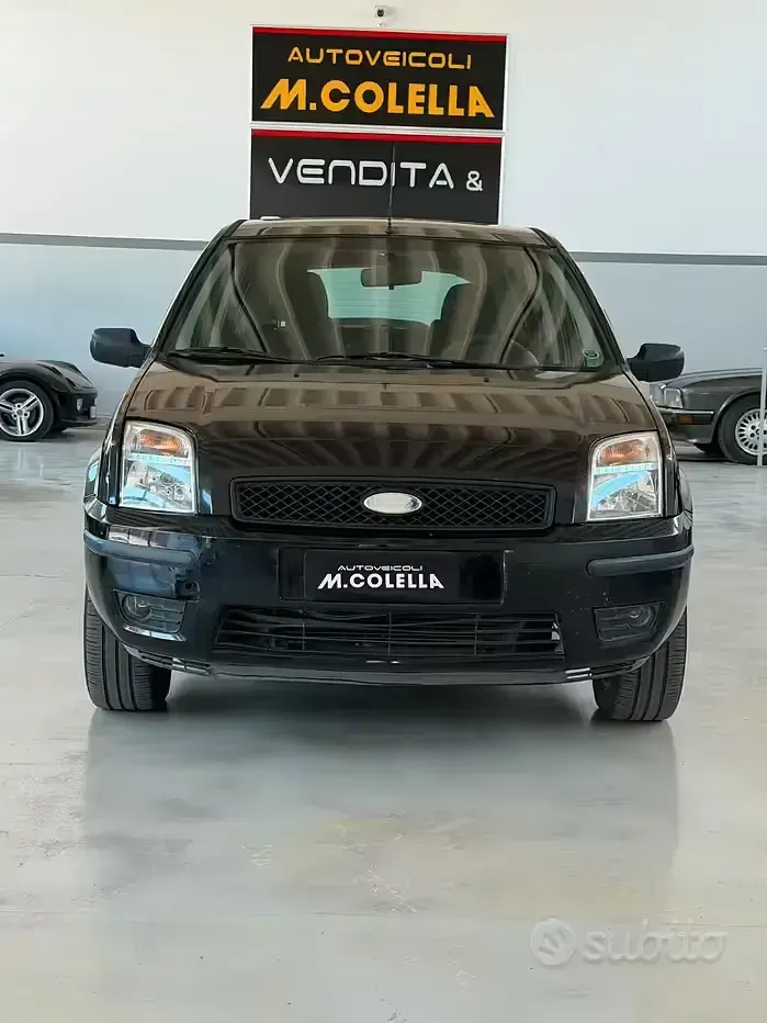 Usata Ford Fusion Collection 68 CV (50 kW) 2004 Nero Utilitaria