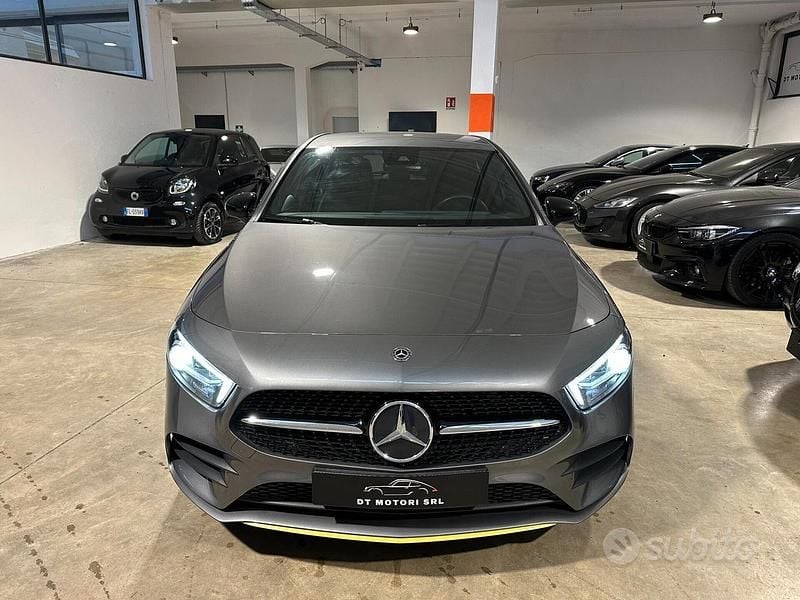 Usado Mercedes A200 Premium 136 CV (100 kW) 2019 Gris Berlina