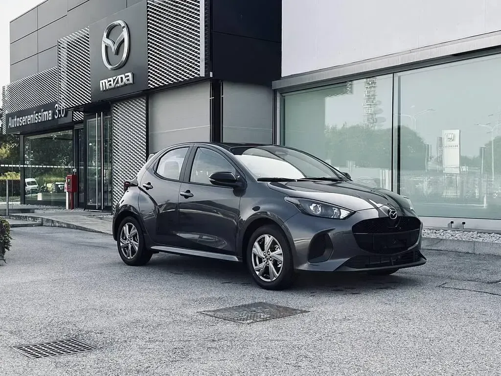 Nuova Mazda 2 116 CV (85 kW) 2026 Charcoal grey Utilitaria