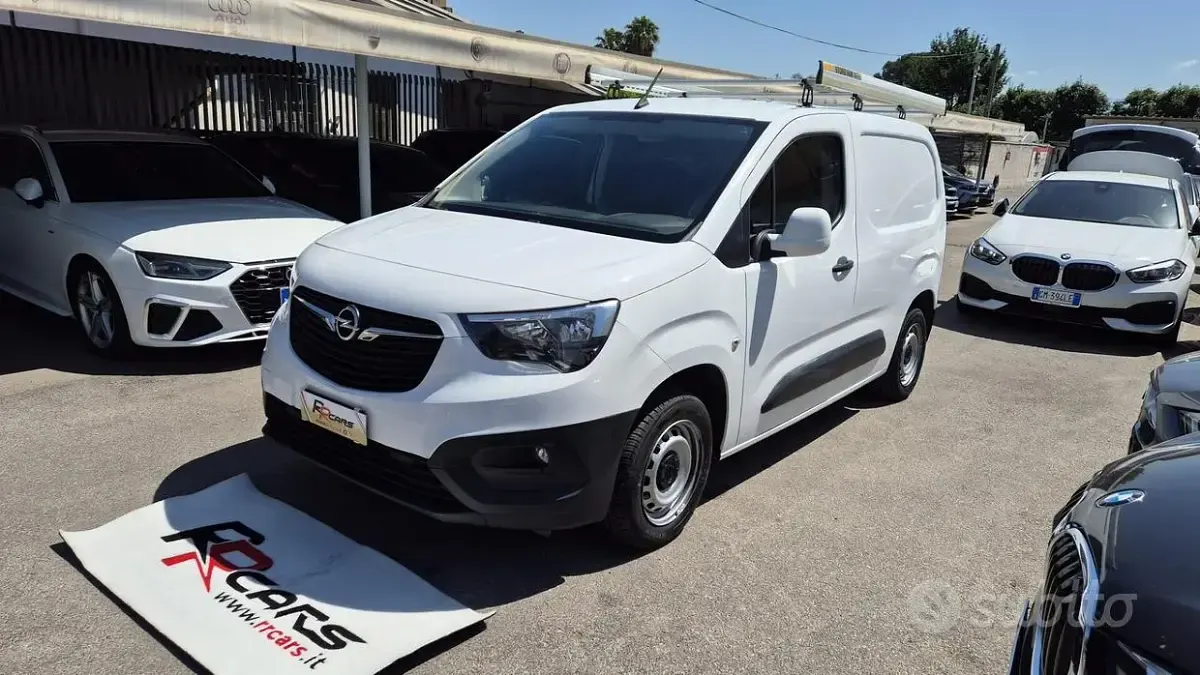 Usata Opel Combo 102 CV (75 kW) 2021 Bianco Monovolume