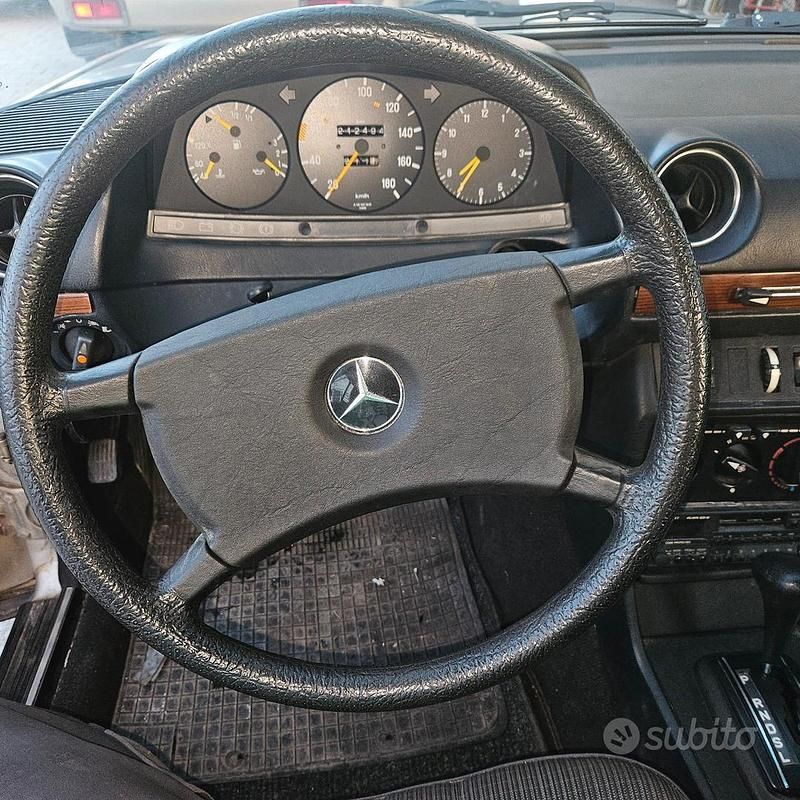 Usata Mercedes 300 88 CV (64 kW) 1985 Berlina