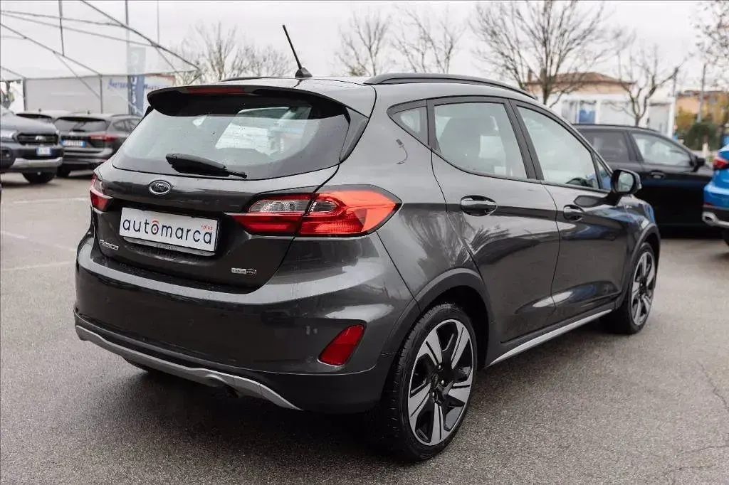 Usata Ford Fiesta Active 125 CV (91 kW) 2022 Grigio metallizzato SUV