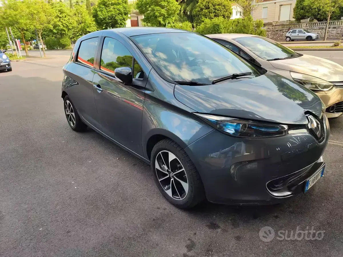 Usata Renault Zoe 42 kW (58 CV) 2017 Grigio Utilitaria