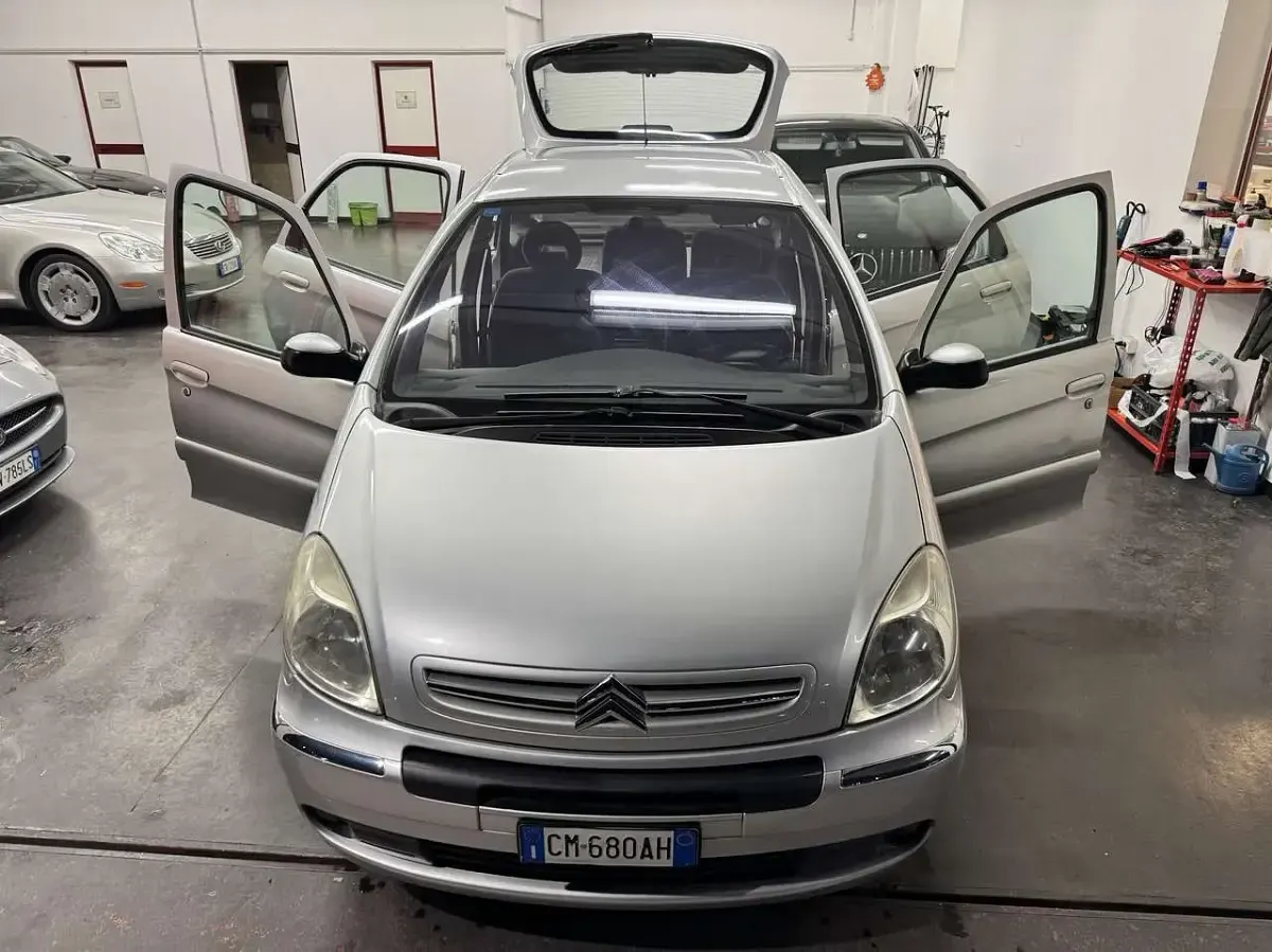 Usata Citroën Xsara Picasso 95 CV (69 kW) 2004 Argento Monovolume