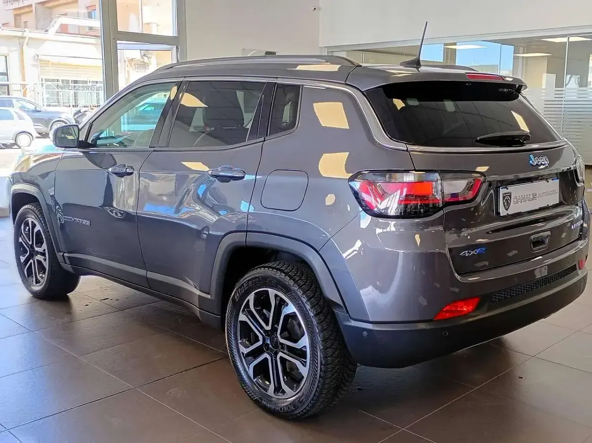 Usata Jeep Compass Limited 179 CV (131 kW) 2021 Grigio SUV
