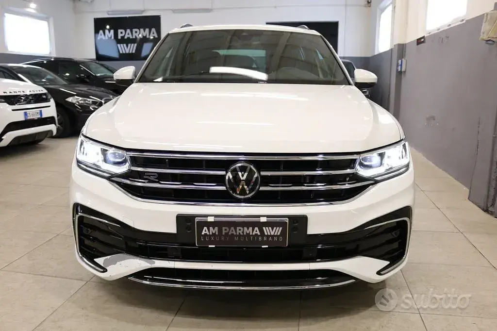 Usata VW Tiguan R-line 150 CV (110 kW) 2022 Bianco SUV