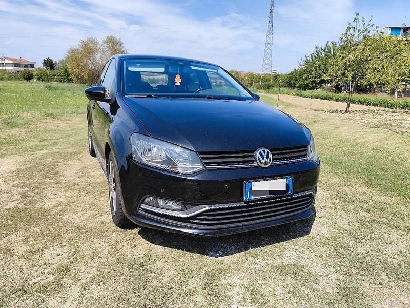 Nero Usata 2014 VW Polo Due volumi | 5000 € (Buon prezzo) - Immagine 1/4
