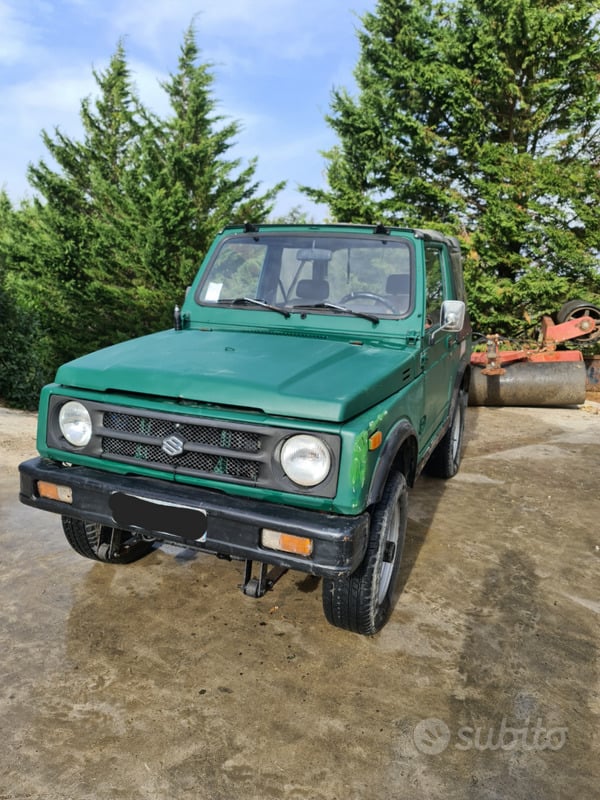 Usato 1987 Suzuki Samurai Benzin (4.000 €)