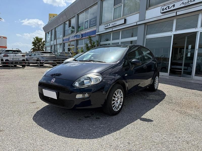 Usata Fiat Punto Street 77 CV (56 kW) 2016 Nero Utilitaria