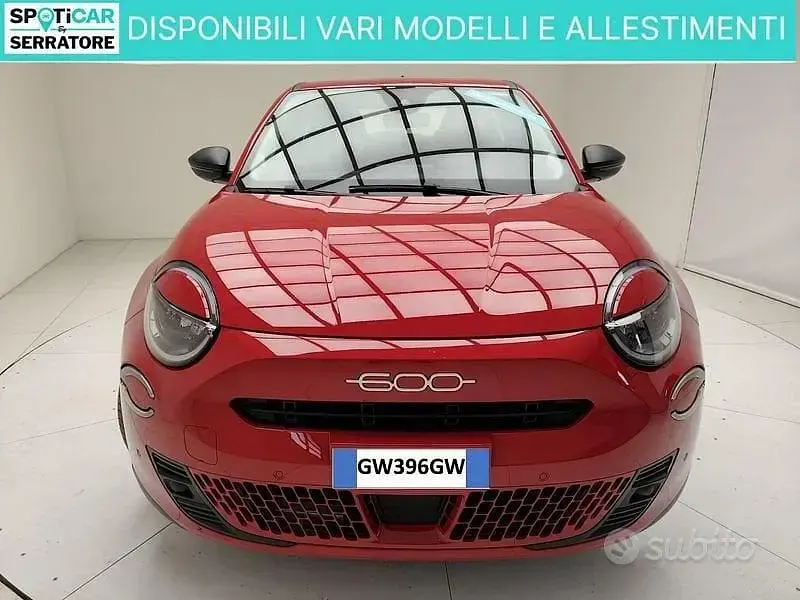 Usata Fiat 600 100 CV (73 kW) 2024 Rosso SUV