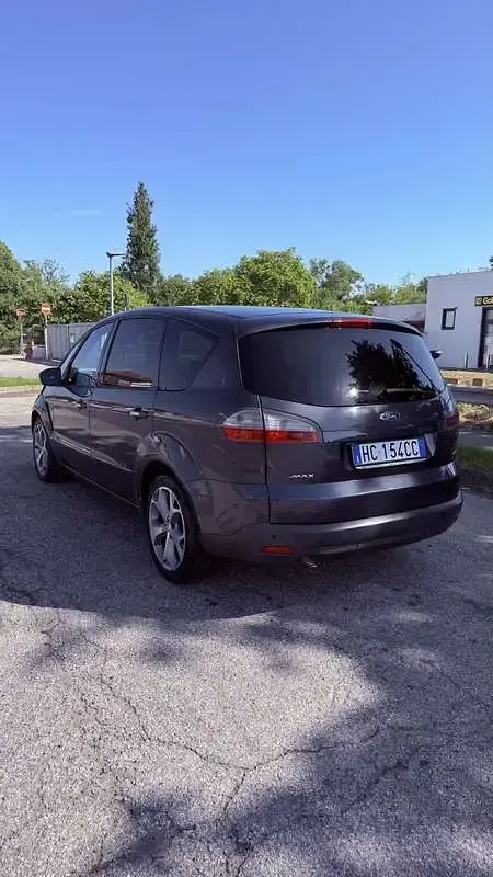 Usata Ford S-MAX Titanium 140 CV (102 kW) 2009 Monovolume