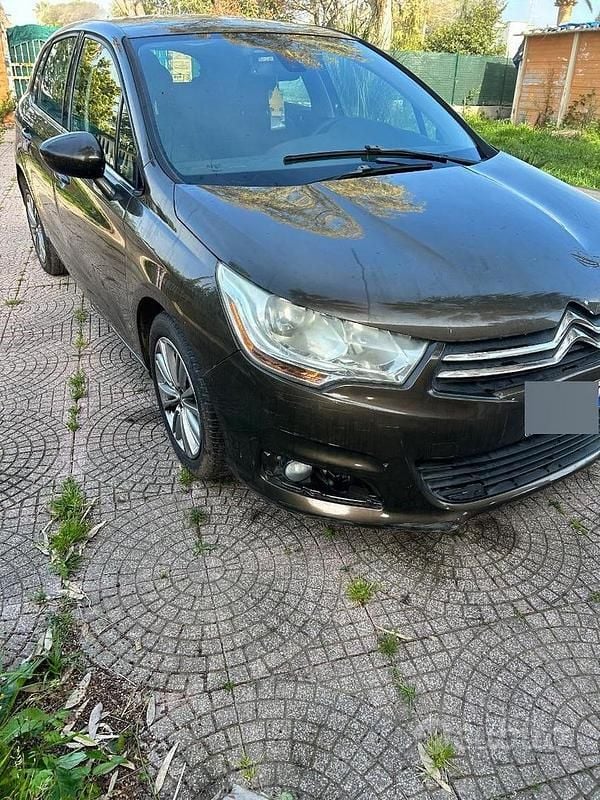 Usata Citroën C4 90 CV (66 kW) 2012 Marrone Berlina