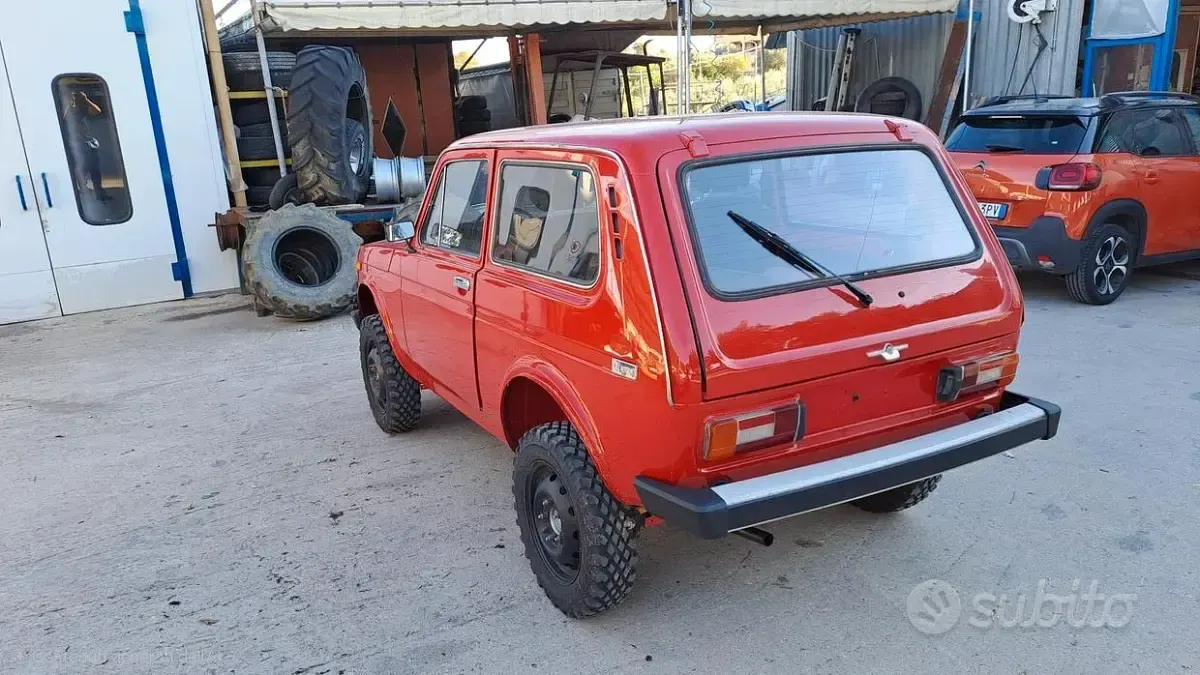 Usata Lada niva 75 CV (55 kW) 1989 Rosso SUV