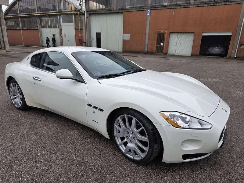Usata Maserati Granturismo 405 CV (297 kW) 2008 Bianco Coupé