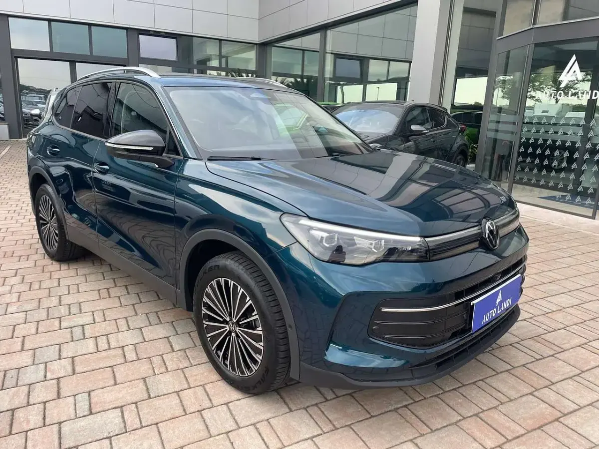 Usata VW Tiguan Edition 131 CV (96 kW) 2025 Blu/azzurro SUV