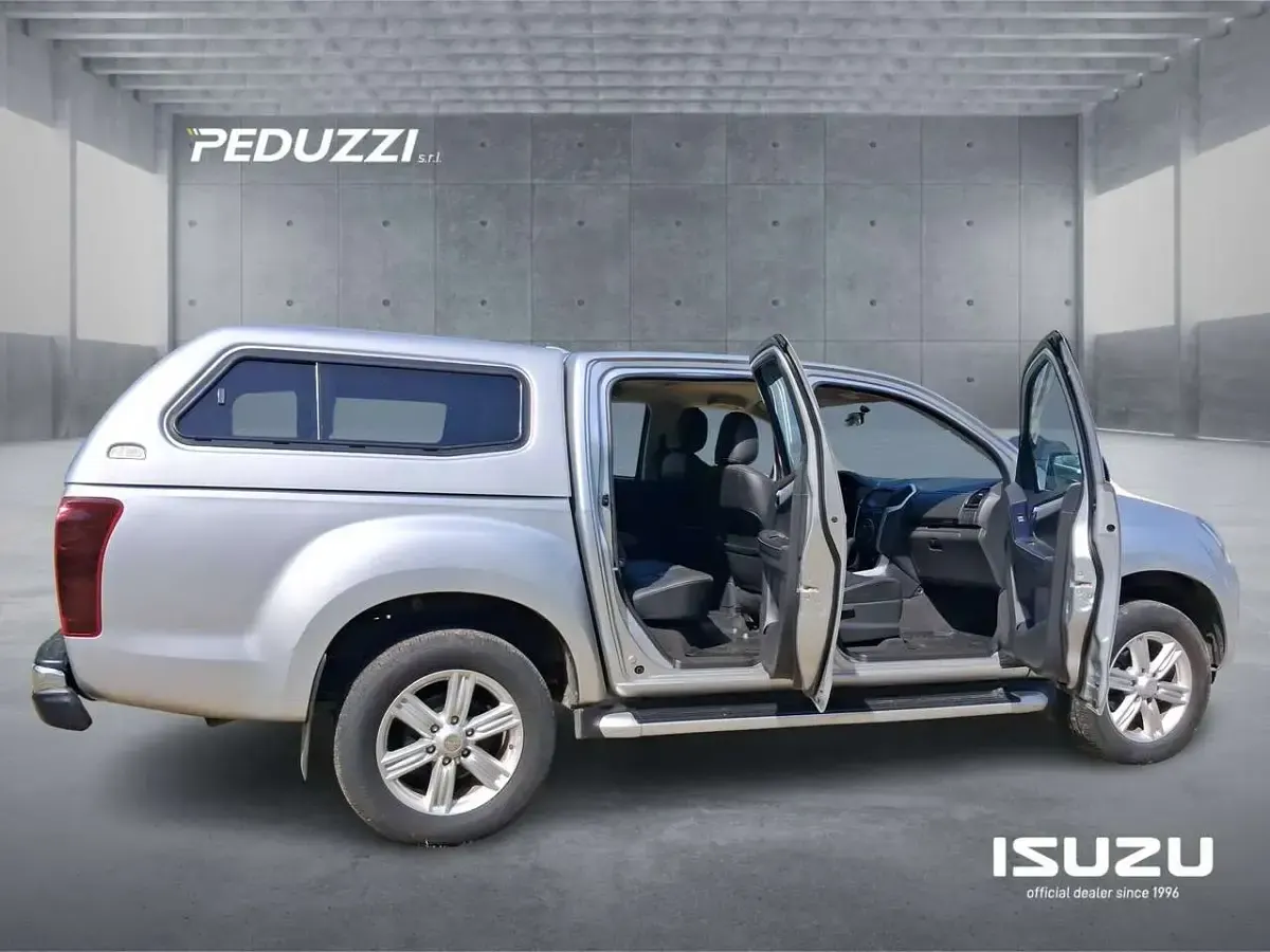 Usata Isuzu D-Max 163 CV (119 kW) 2018 Grigio SUV