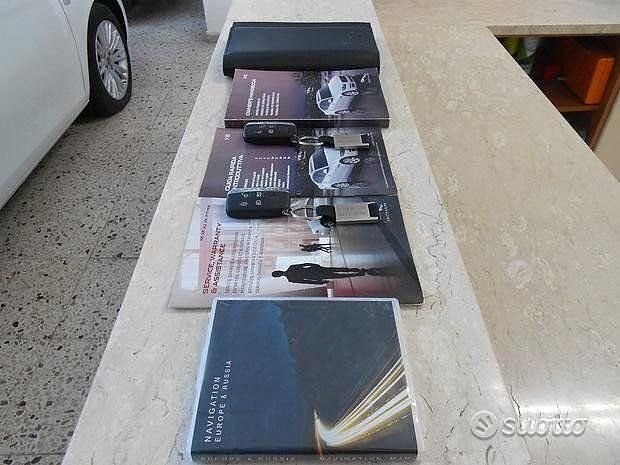 Usata Jaguar XE 180 CV (132 kW) 2015 Grigio Berlina