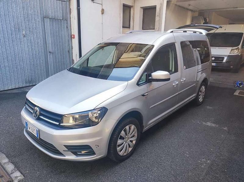 Usata VW Caddy Style 102 CV (75 kW) 2019 Argento Monovolume