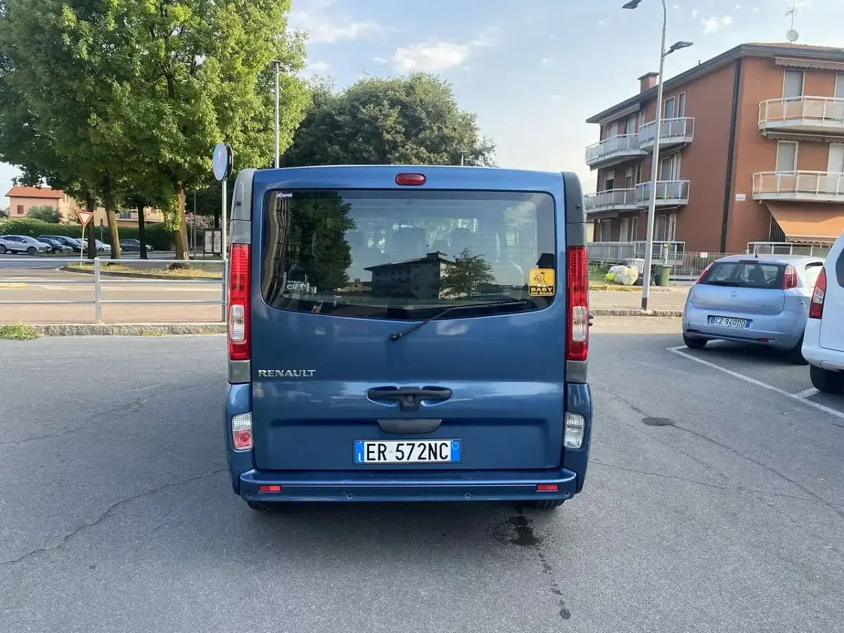 Usata Renault Trafic 114 CV (83 kW) 2013 Blu/azzurro Monovolume