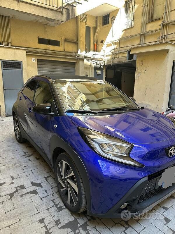 Usata Toyota Aygo X Lounge 72 CV (52 kW) 2024 Blu/azzurro SUV