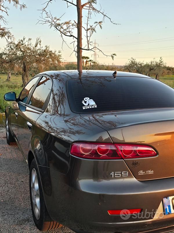 Usata Alfa Romeo 159 120 CV (88 kW) 2005 Grigio Berlina