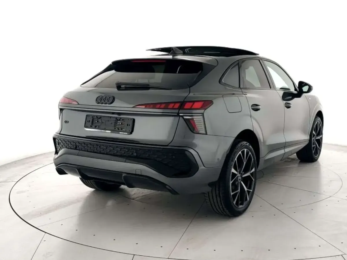 Nuova Audi Q3 Sportback S-Line 150 CV (110 kW) 2026 Grigio SUV